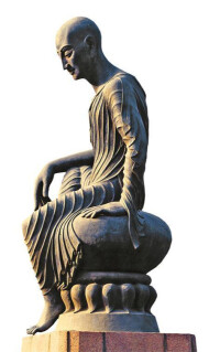 鳩摩羅什雕像