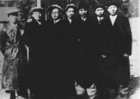 1939年在莫斯科合影。楊至成(左一)