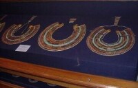 圖坦卡門墓中的金屬項圈