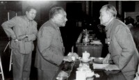 鄧小平與中國社會科學院院長鬍喬木