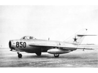 米格-17F原型機