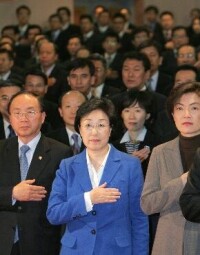 徠韓明淑成為韓國首位女總理