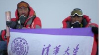 2008年嚴冬冬護送奧運火炬登頂珠峰