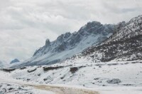 嘉黎縣東側高山