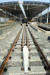 廣惠城際鐵路無縫鋼軌鋪設現場