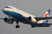 重慶航空A320客機