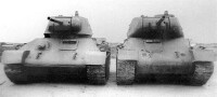 T-34坦克（左）與T-43坦克（右）