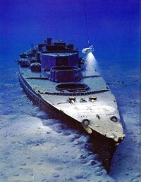 俾斯麥號戰列艦殘骸
