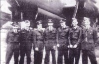 Phil Lamason與空軍同仁（右三）攝於1944年