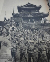 侵華日軍鏡頭裡的蓼城原東城門樓
