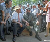 勃列日涅夫（中左）與古巴領導人卡斯特羅