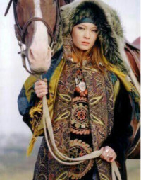 柯爾克孜民族服裝