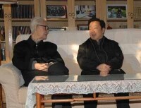 2009年春節王勝俊看望鄭天翔（左）