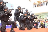 上海特警配備的CS/LS7和BJC16衝鋒槍