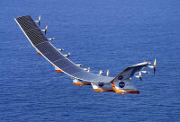 太陽神號太陽能飛機